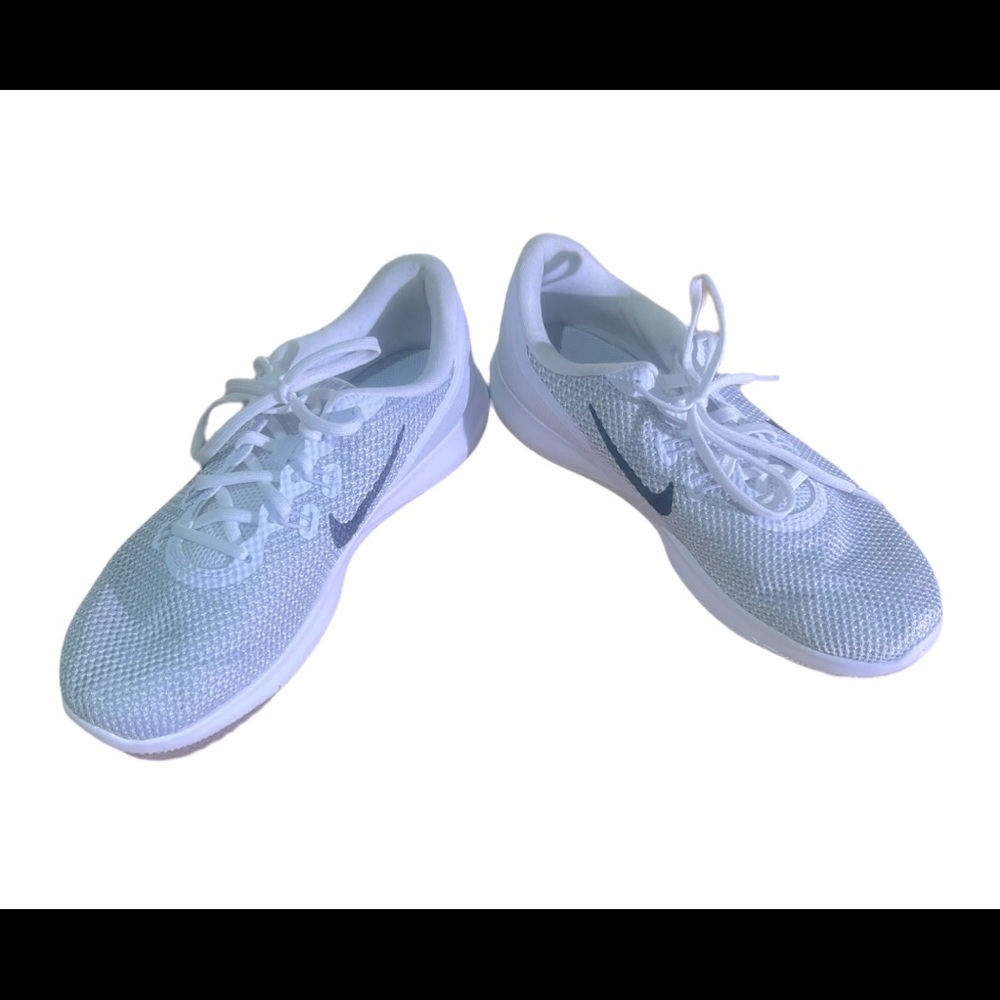 Nike Training Flex TR 7 Silver and White 8.5